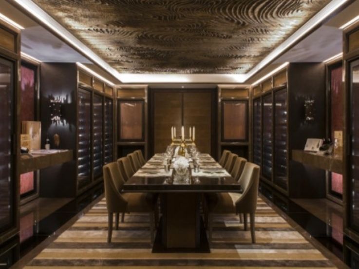 Rencontres et dégustations avec le sommelier à l'Hôtel de Crillon