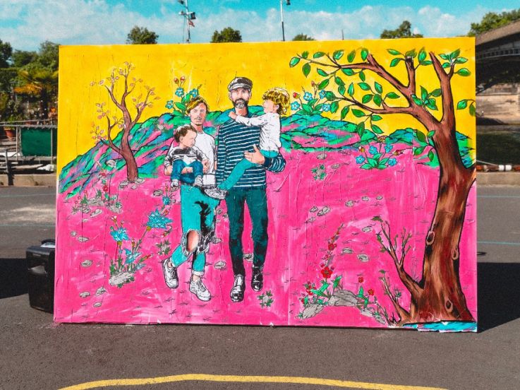 Performance du street artist Combo à la Perle pour le Mois des Fiertés LGBT+