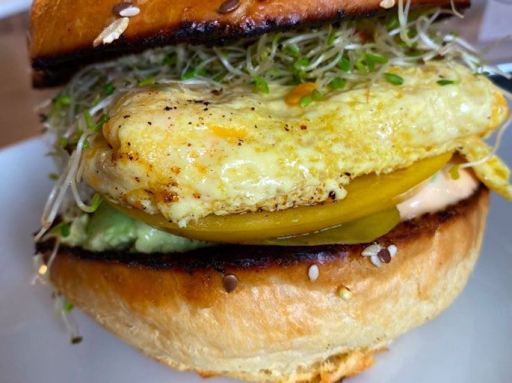 La recette du breakfast sandwich de Moïse Sfez, chef de Homer Lobster