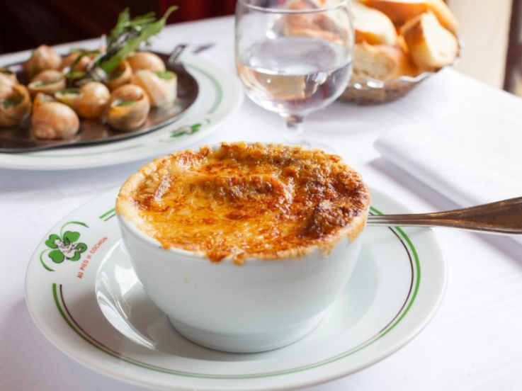 La recette de la soupe à l'oignon du Pied de Cochon