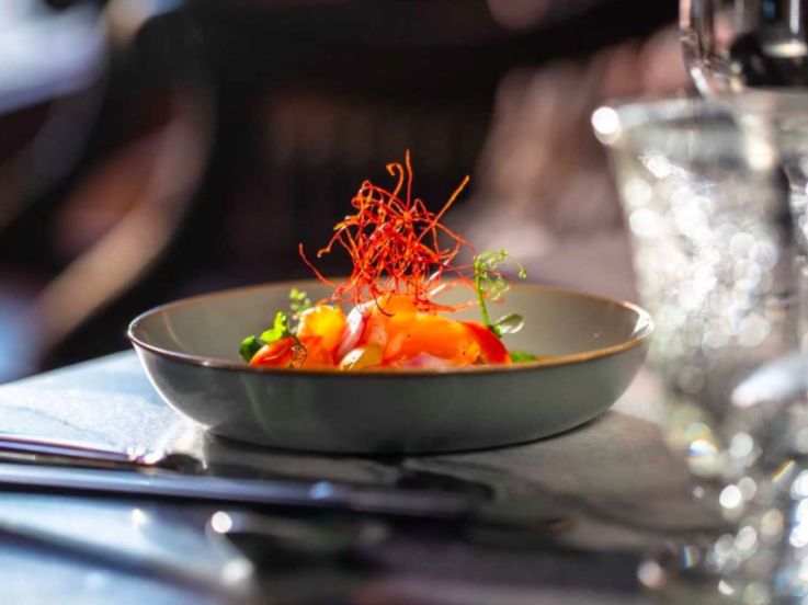 La recette du tataki de Saumon au miel et la moutarde de la Cheffe Tomoko Gunji Hangarer