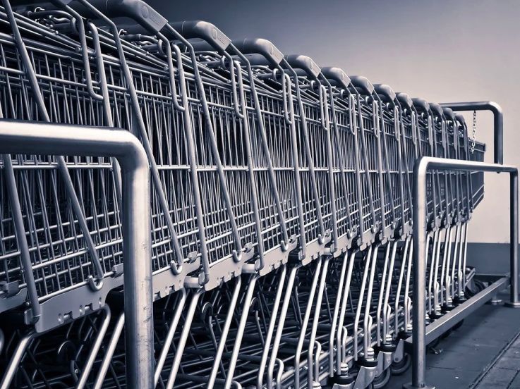 Confinement : Doit-on aller faire ses courses uniquement à côté de chez soi ?