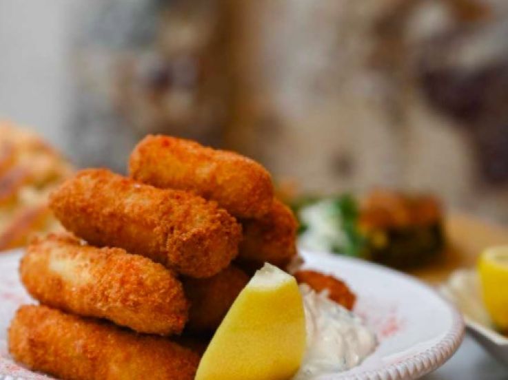 La recette des frites d'halloumi de Chloé Monchalin, cheffe du Grand Café d'Athènes