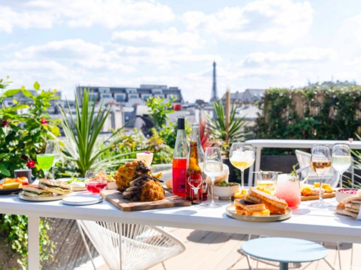 Le PLEY Hotel dévoile son rooftop pour le printempsété 2022