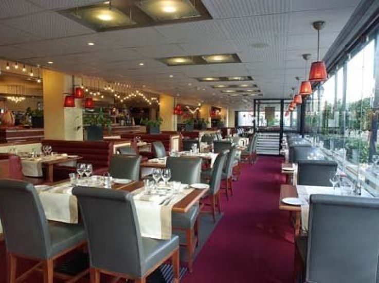 Restaurant La Fayette. Paris