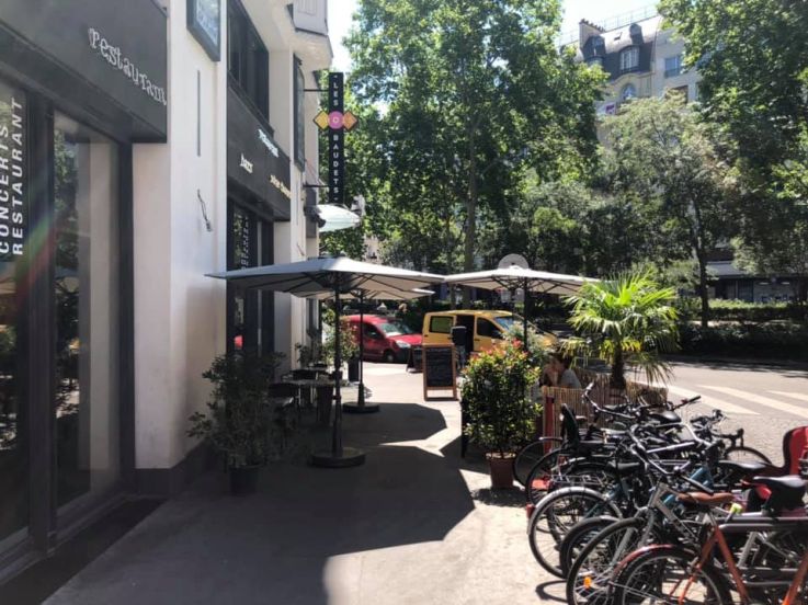 Les Trois Baudets x Les Marmites Volantes : la terrasse estivale du 18ème 