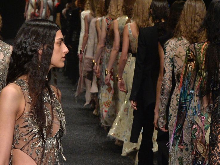 Fashion Week le défilé Alexander McQueen
