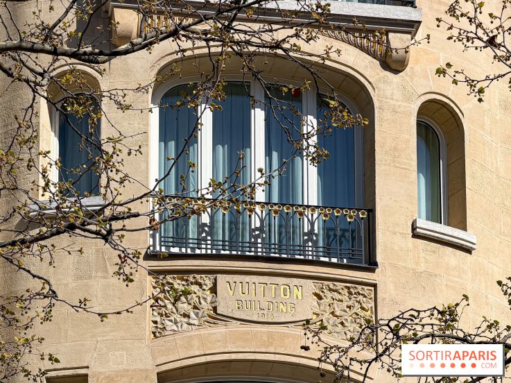 Cette célèbre maison de luxe est sur les Champs-Élysées depuis 1914 et sa première façade existe encore
