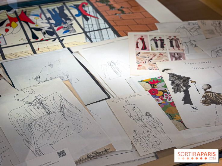 Une exposition gratuite dévoile plus de 1000 dessins de mode inédits de Karl Lagerfeld en juillet à Paris