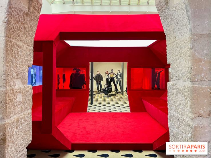 Paris Fashion Week 2023 : le pop-up store évènement de H&M Studio dans une galerie d'art