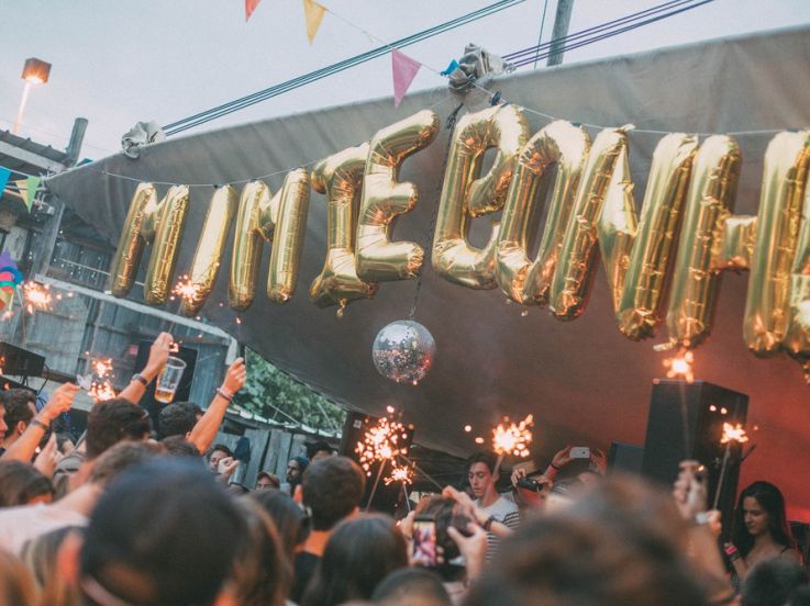 Mamie-Bonheur : Sors de ta yourte, et viens danser à la Ferme du Bonheur