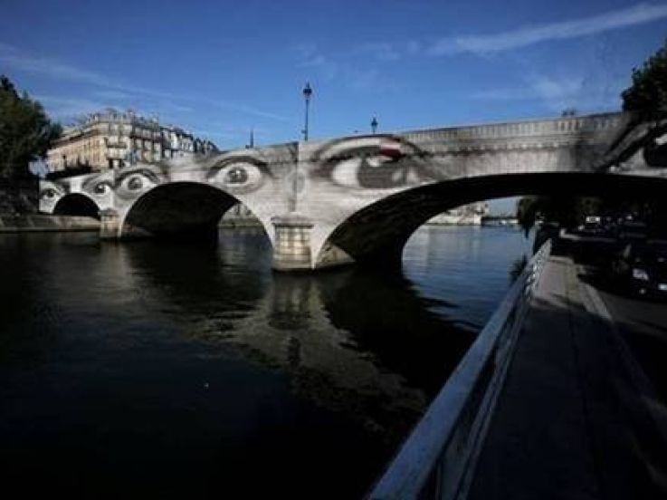 Women, Women are heroes, Phorographies, JR, Ile Saint Louis, Pavillon de l'Arsenal, Nuit Blanche