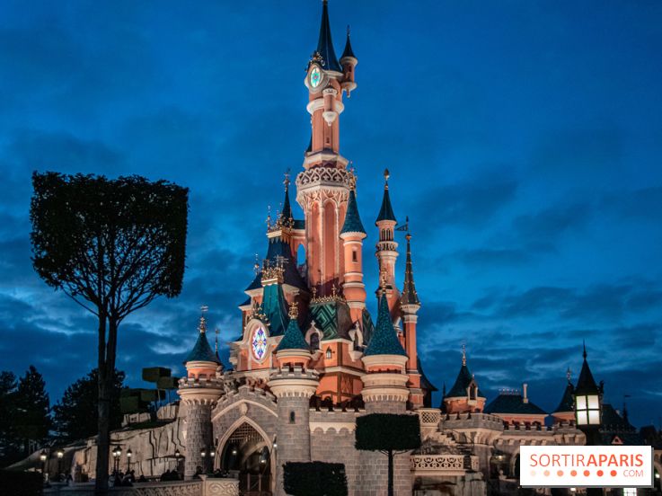 Visuels Disneyland Paris château nuit