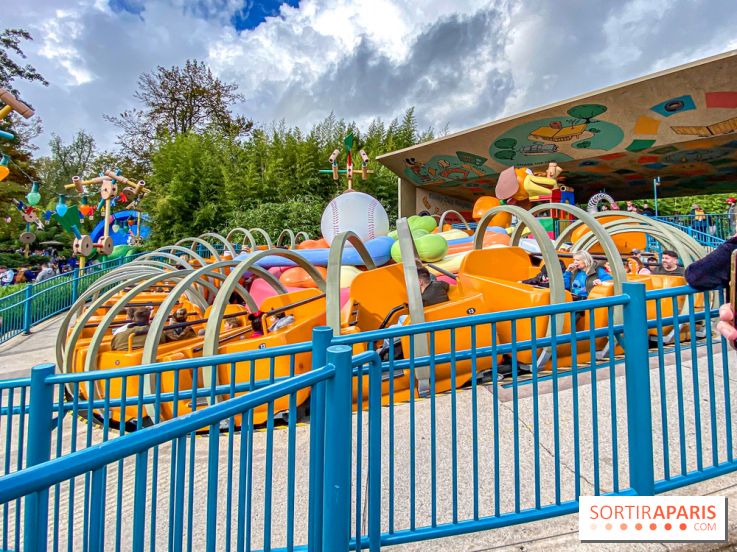 Visuels Disneyland Paris - Slinky Dog Zigzag Spin