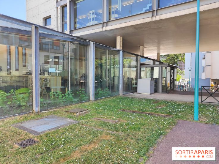 Parvis de la médiathèque de Gentilly