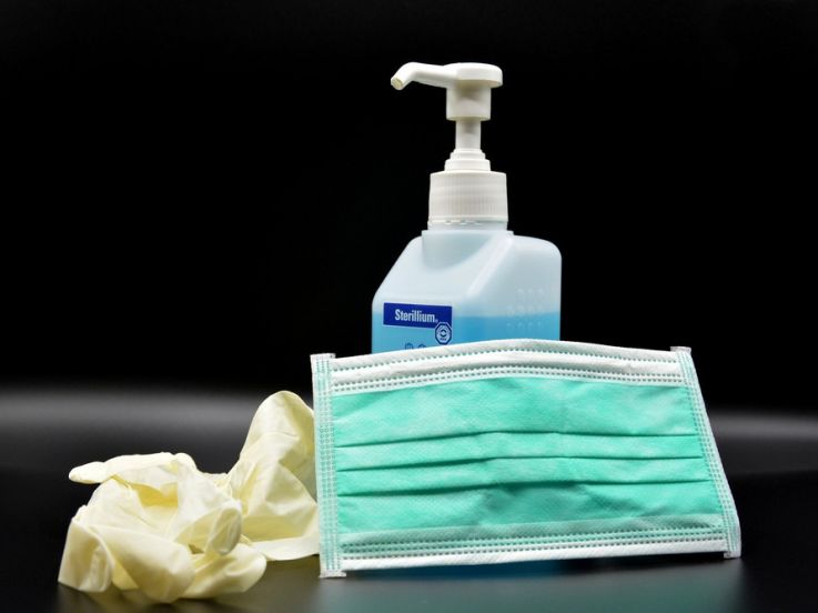 Coronavirus : les masques faits maison protègent mieux avec une double épaisseur