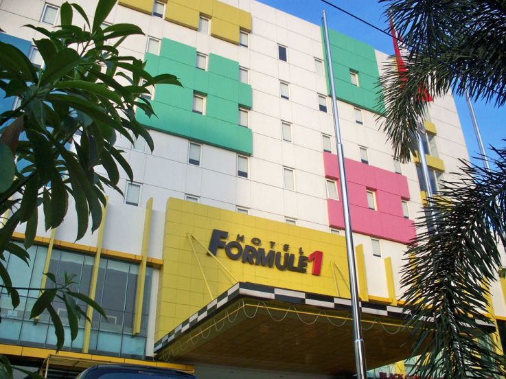 Coronavirus : le groupe Accor contraint de supprimer un millier d'emplois