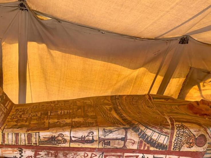 Egypte : 14 nouveaux sarcophages découverts à la nécropole de Saqqara