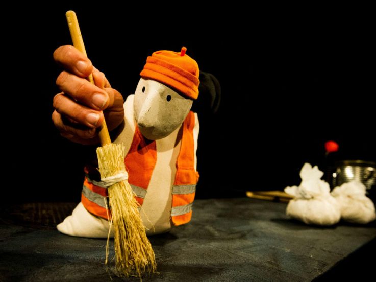 Du balais ! Le joli spectacle de marionnettes au Mouffetard