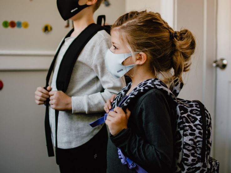 Covid-19  :comment le virus se déplace-t-il dans les écoles ?