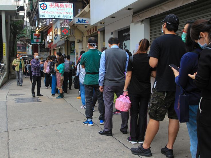 Covid : les enquêteurs de l'OMS arrivés en Chine bloqués par manque des autorisations nécessaires