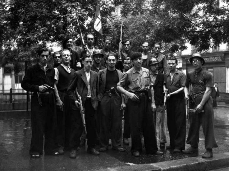 Groupe de FFI à Ménilmontant, août 1944 | collection AAMRN, musée de la Résistance nationale à Champignysur-Marne