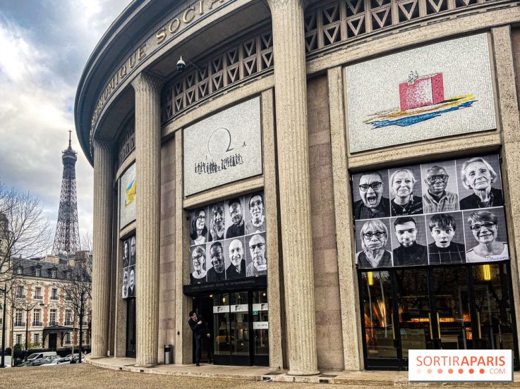 JR installe des portraits sur le Palais d'Iéna