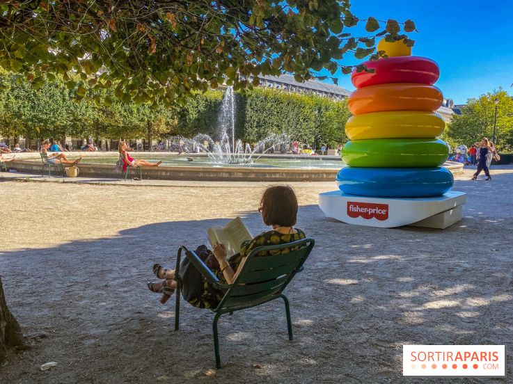 Photos : Jouets géants Fisher Price au Jardin du Palais Royal