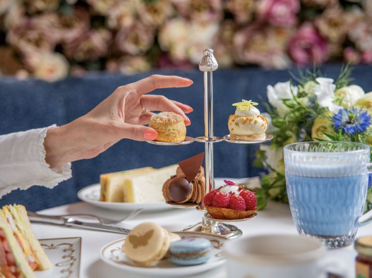 Tea Time Bridgerton Ladurée