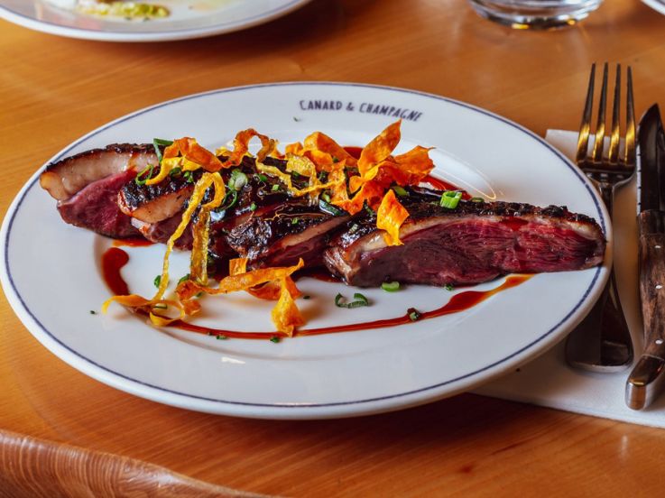 Canard et Champagne : le restaurant Paris 2e pour savourer magret et bulles