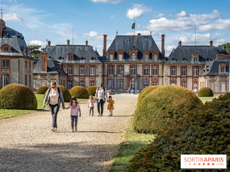 Le Château de Breteuil, ses jardins remarquables et contes de Perrault enfants