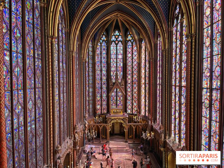 La Sainte-Chapelle et ses 1113 vitraux, un véritable joyau gothique à Paris