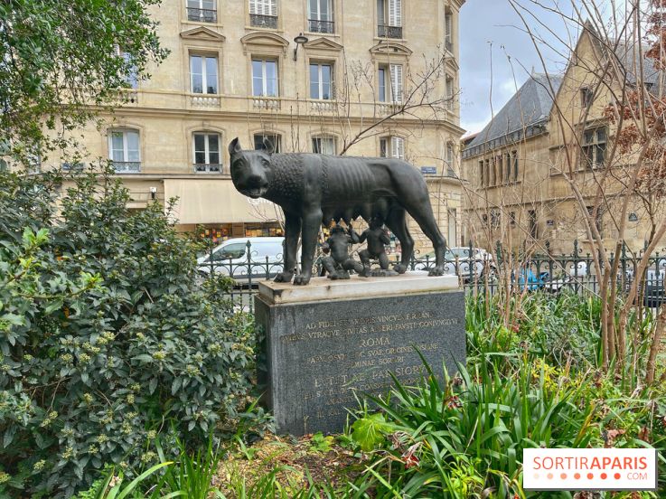 Visuels Paris - louve - square Samuel paty