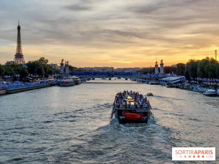 Visuels Paris - La Seine - Péniche - Coucher de soleil 