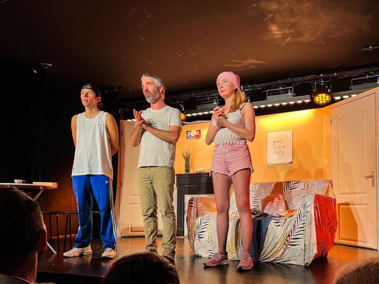 Ados sur TikTok, parents qui déblok : le spectacle humoristique à voir au République