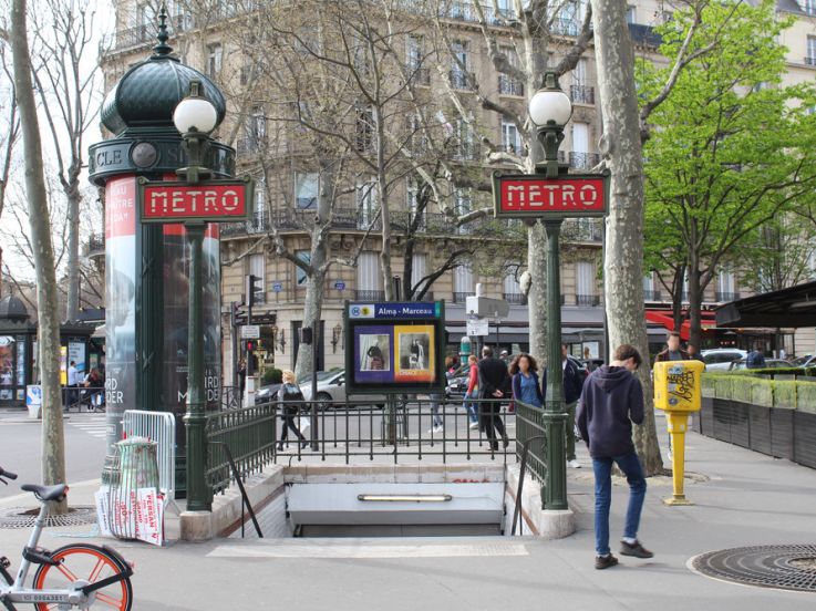 Métro Alma-Marceau