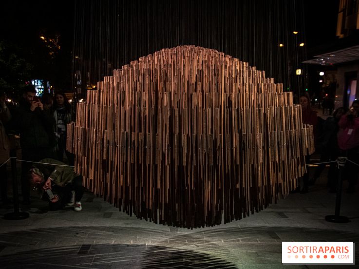 Nuit Blanche 2022 sur la place de la Samaritaine : Bing Bang, une sculpture hypnotisante et sonore