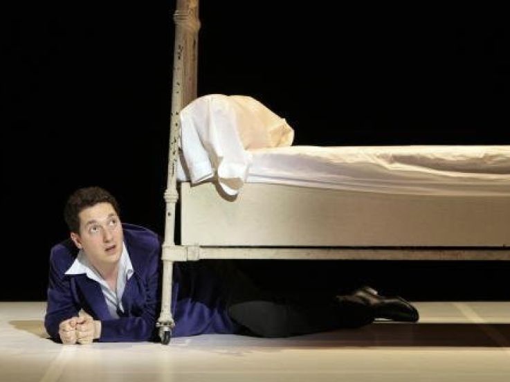 LES GARCONS ET GUILLAUME A TABLE ! de et avec Guillaume Gallienne, mise en scene Claude Mathieu au Theatre de l'Ouest Parisien du 18 au 30 mars 2008. (Photo by Victor Tonelli/ArtComArt)