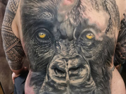 Kustom Tattoo le studio de tatouage à Paris qui repousse les limites du réalisme.