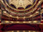 La Tendresse : une exploration des masculinités au Théâtre des Bouffes Parisiens