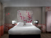 Le Crayon Rouge : hôtel coloré et arty