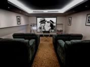 L'Hôtel Les Jardins du Marais inaugure son cinéma