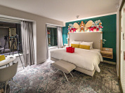 Pour Noël 2019, les Galeries Lafayette redécorent deux chambres d'un hôtel parisien