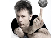 Bruce Dickinson de Iron Maiden en dédicace à la Fnac des Champs-Elysées de Paris