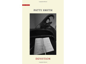 Patti Smith en séance de dédicaces à la librairie L'Ecume des Pages à Paris
