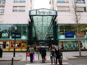 Shopping is dating au centre commercial Les passages