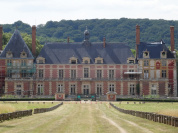 Ce château des Yvelines accueille un spectacle de drones, lampions et un grand feu d'artifice fin mai
