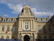 Hello World, l'installation lumineuse sur le parvis de la mairie de Paris Centre pour la Nuit Blanche 2026