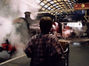 Retour à Poudlard célébré à Paris : Grimpez à bord du Magicobus !