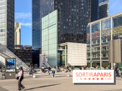 Cette église moderne, au milieu des gratte-ciel, surprend par son architecture